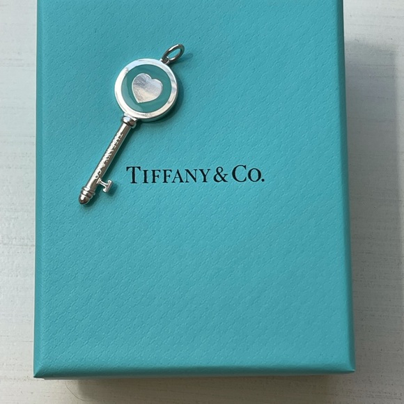 Tiffany & Co. Silver & Blue Heart Key -BRAND NEW includes original box - Picture 5 of 7
